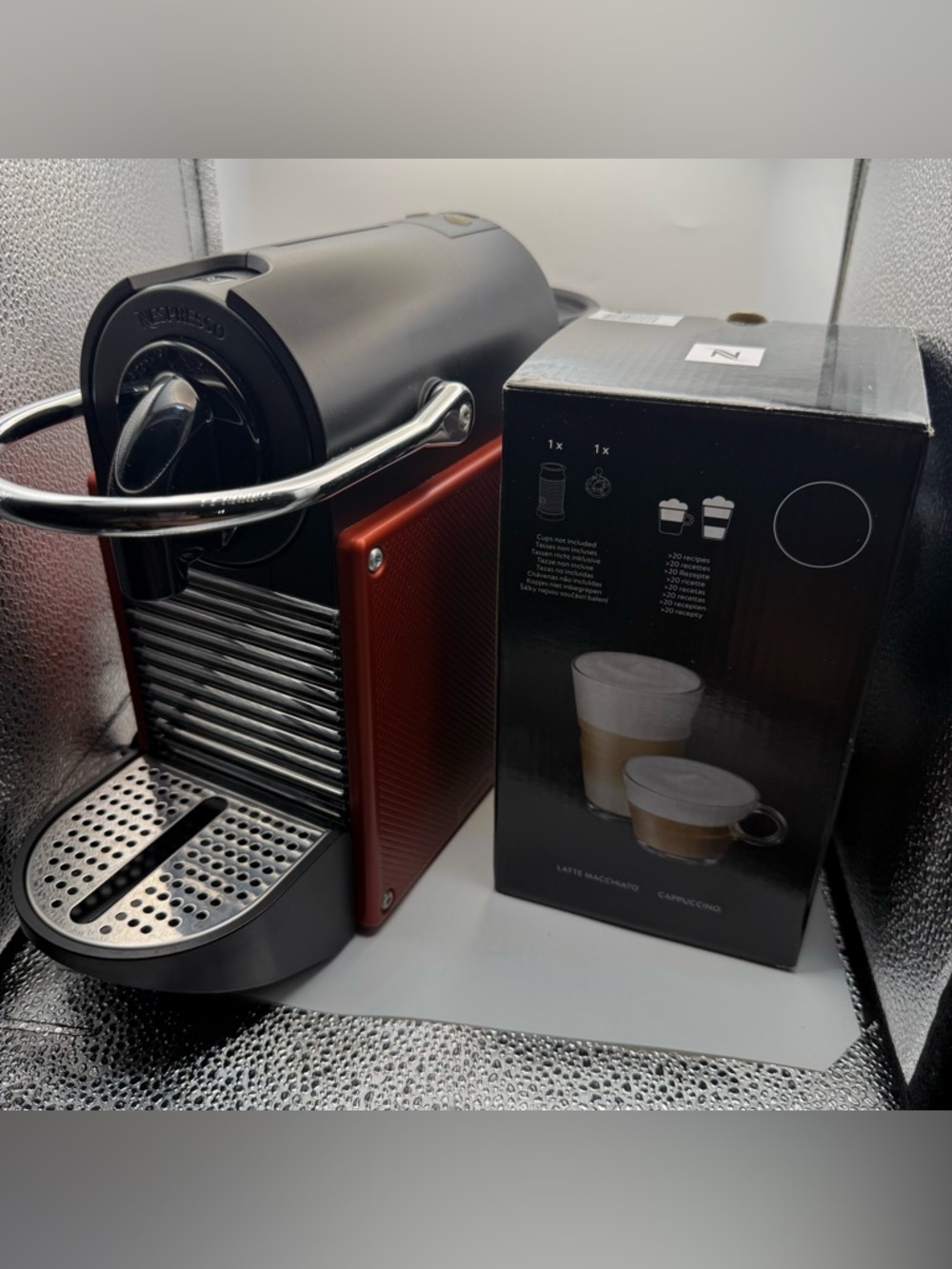 Nespresso Pixie D60 Espresso Machine(Works great)+ NewAeroccino 3 Milk Frother